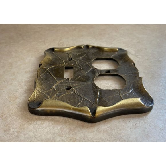 Vintage Amerock Carriage House Outlet and Single Switch Plate Cover - Picture 2 of 4